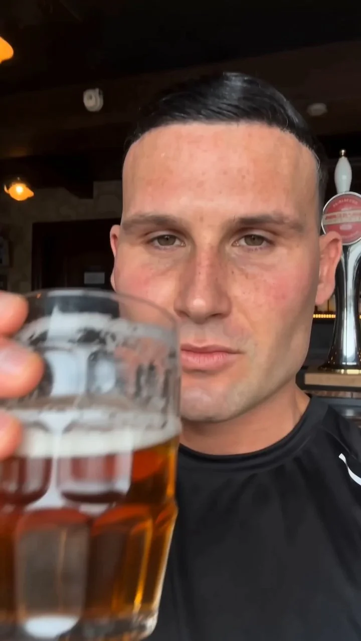@newcharacter at a  british pub, selfie vlog