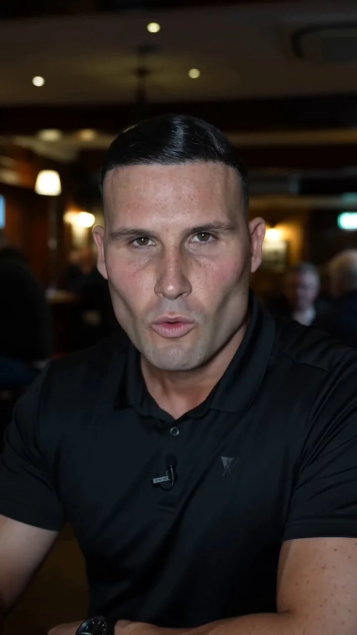 @newcharacter at a  british pub, selfie vlog