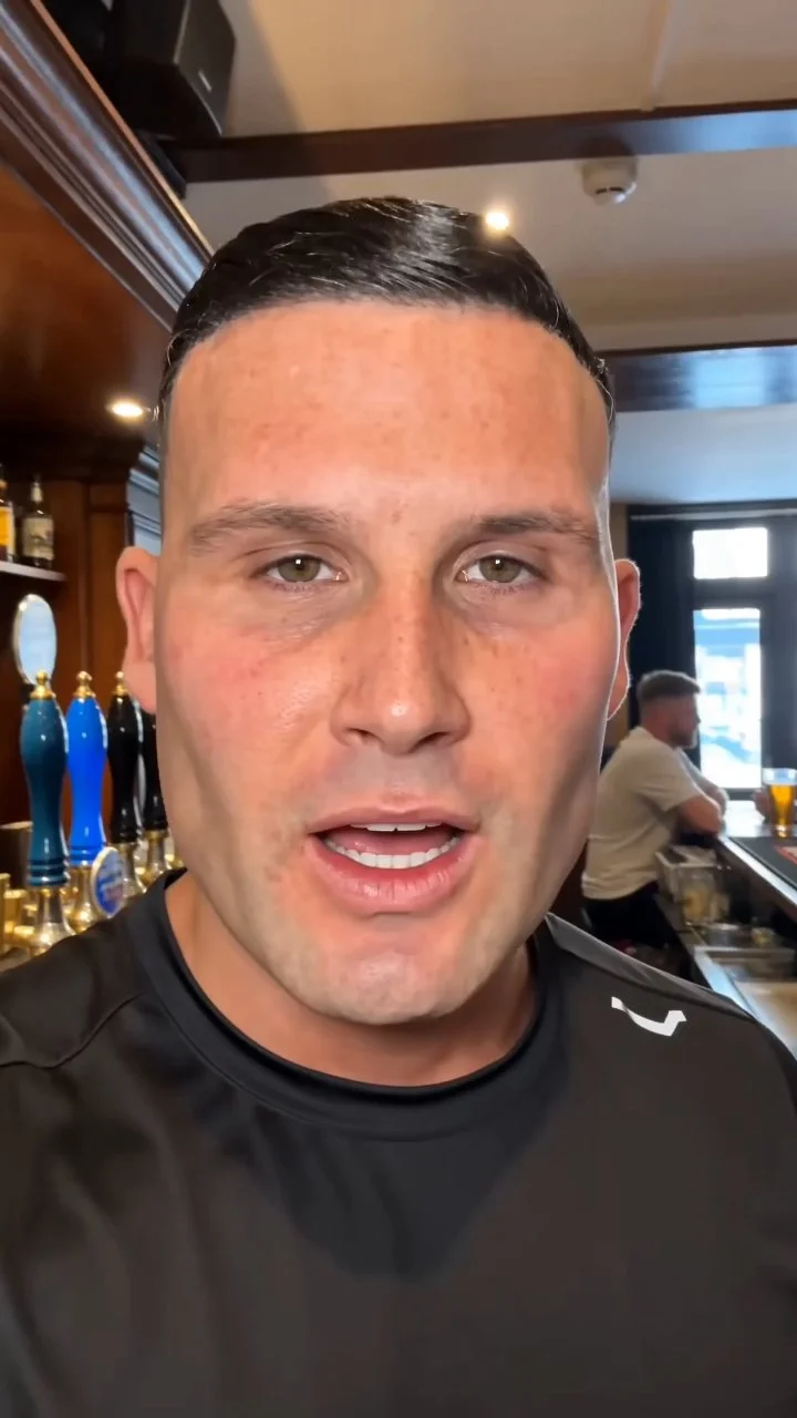 @newcharacter at a  british pub, selfie vlog